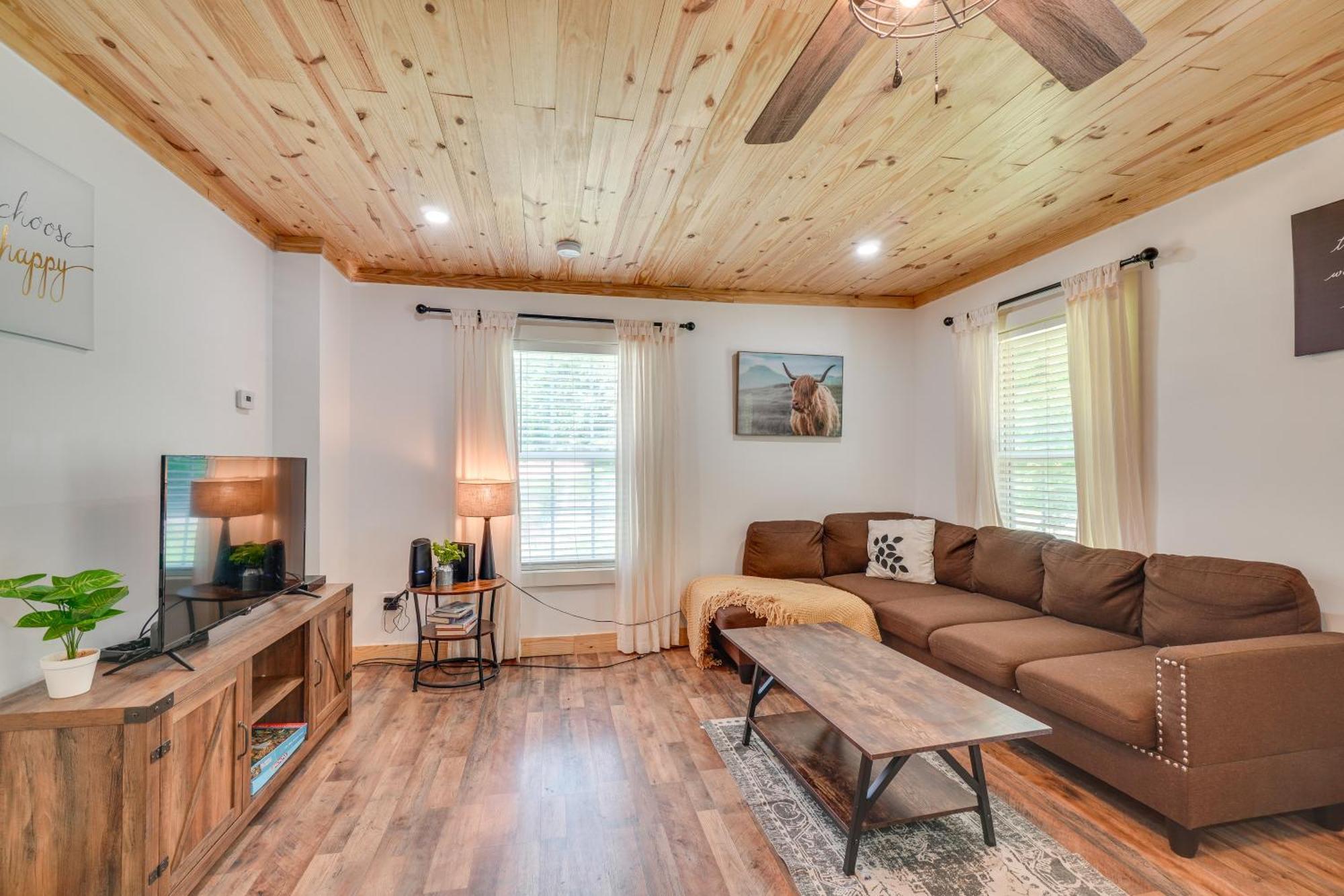 Creekside Ranch With Porch About 2 Mi To Pkwy Villa Pigeon Forge Eksteriør billede