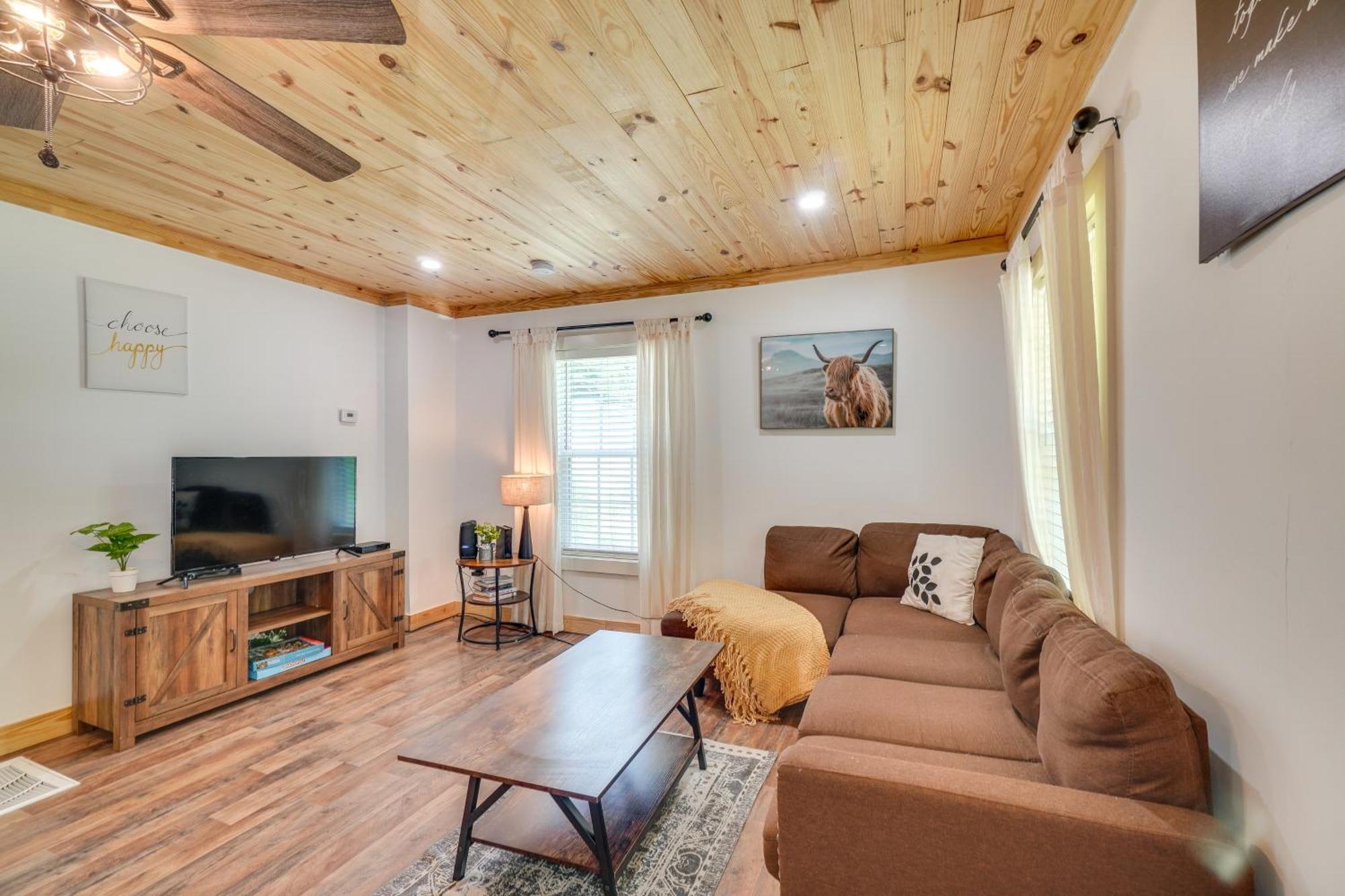 Creekside Ranch With Porch About 2 Mi To Pkwy Villa Pigeon Forge Eksteriør billede